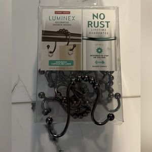 Set of bathroom curtain rod hooks